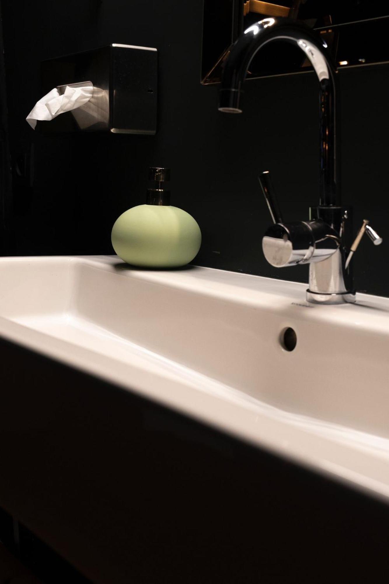 Luxury Suites - Quartier-Sud アントウェルペン エクステリア 写真